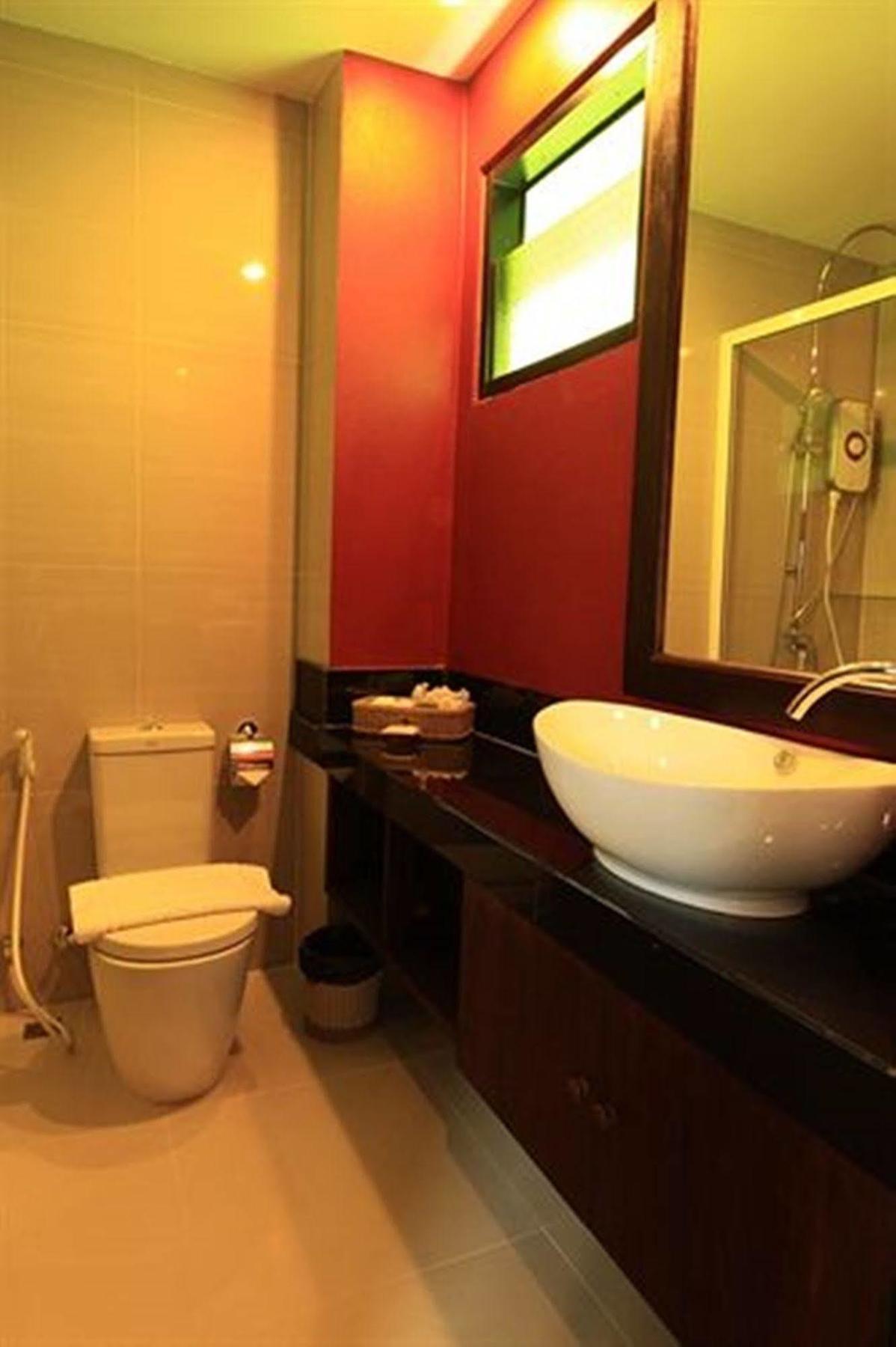 Hotel Baan Ratchiangsaen 3*